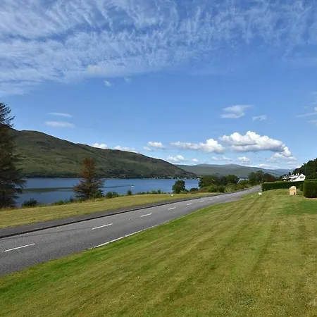Conaglen, Glenloch View, William 2-bedroom Loch Side Flat Apartment *