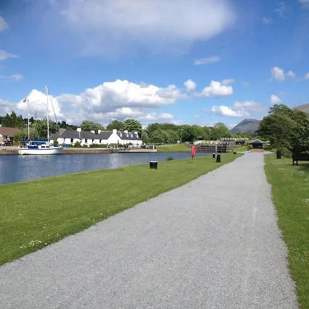 Caledonian Canal Floor Flat, View Of Ben Nevis Apartment Fort William