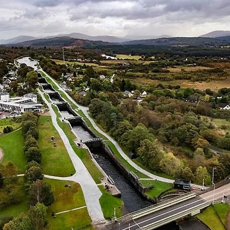 Caledonian Canal Floor Flat, View Of Ben Nevis Apartment Fort William
