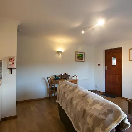 Lochview House Apartment