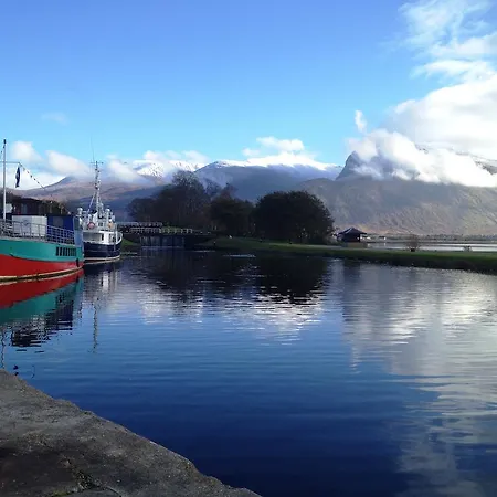 Hostel Chase The Wild Goose, By William Fort William