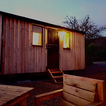 Per Ardua Shepherds Hut Apartment Fort William