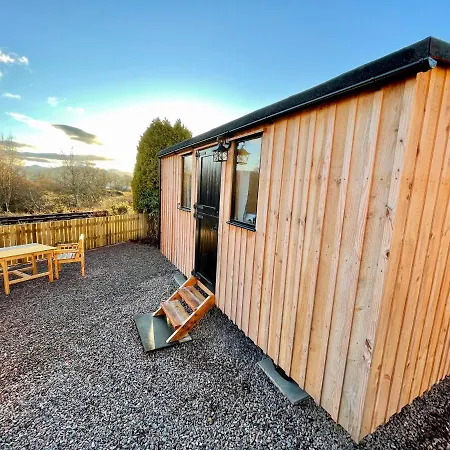 Per Ardua Shepherds Hut Apartment