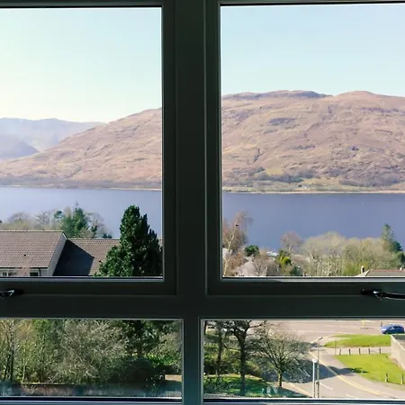 Loch & Hill View * Fort William