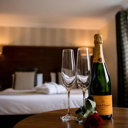 Nevis Bank 4* Fort William