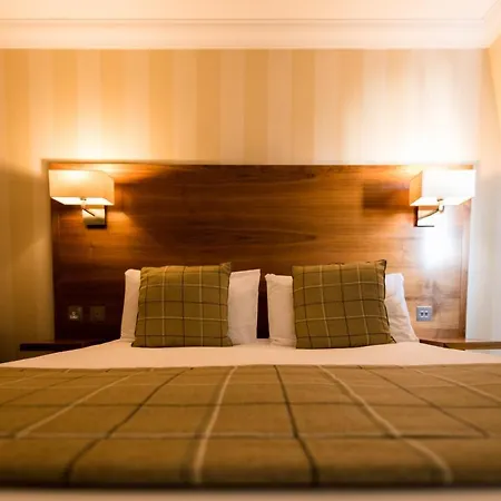 Hotel Nevis Bank 4*