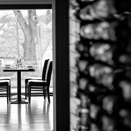 Nevis Bank Hotel Fort William