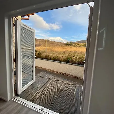 Highland - Ben View & Jacuzzi Bath