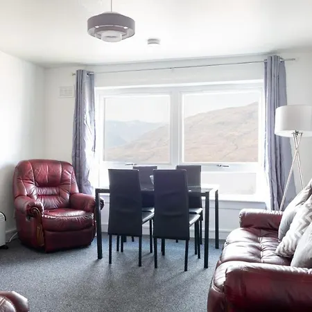 Loch & Hill View * Fort William