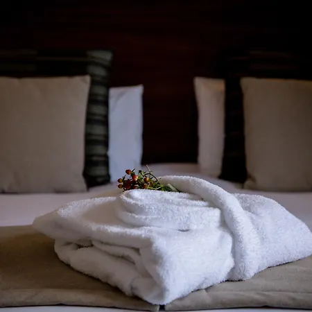 Nevis Bank 4* Fort William