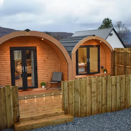 Apex Pod & Jacuzzi Bath Apartment *