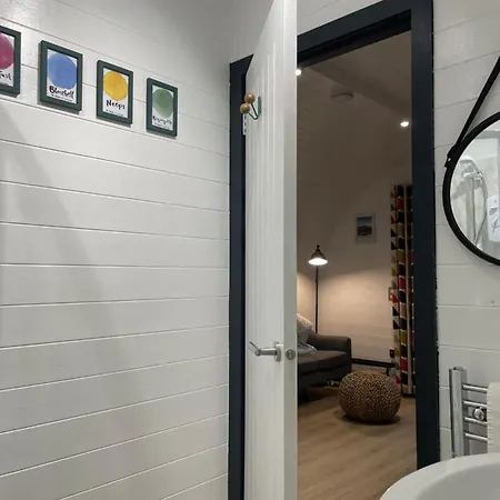 Apex Pod & Jacuzzi Bath * Fort William