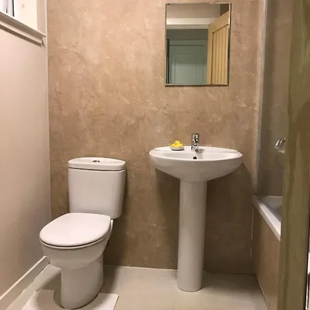Conaglen, One Bedroom With Stunning Views. Apartment