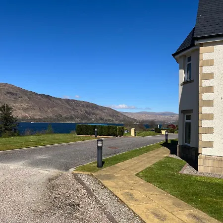 Corran, Glenloch View, William 2-bedroom Loch Side Flat Fort William