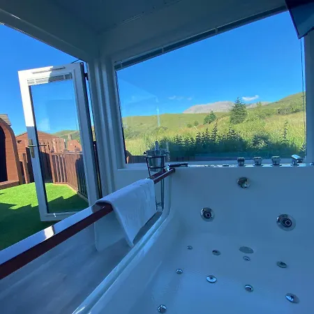 Apartment Highland - Ben View Pod & Jacuzzi Bath Fort William