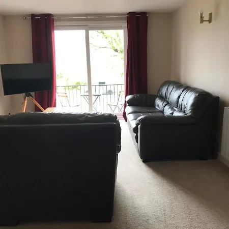 Appin, Beautiful Lochside With Balcony Apartment *