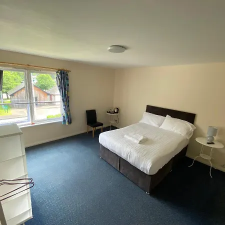 Waterfront - Only 3*