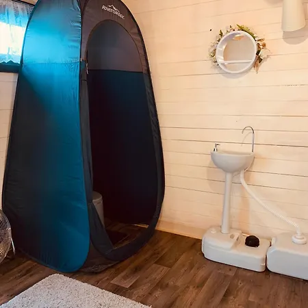 Luxury tent The Quack Shack Fort William