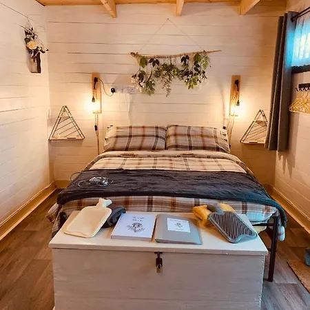Luxury tent The Quack Shack Fort William