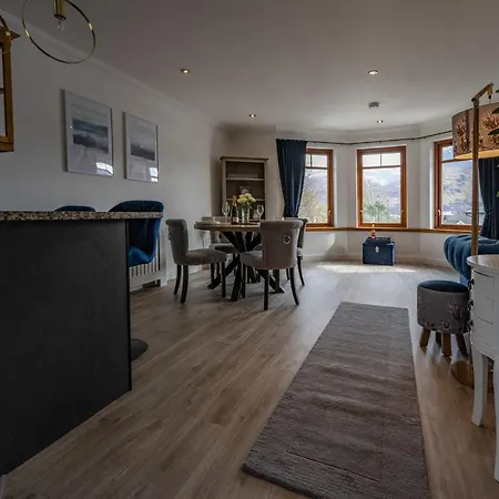 Canalside Holiday home *