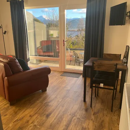 Apartment Tramore - Self Contained 1 Bedroom Unit - King Size Bed - Free Private Parking - 3 Miles From William High Street Fort William