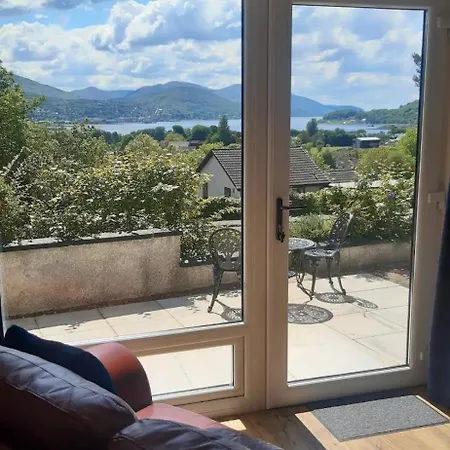 Tramore - Self Contained 1 Bedroom Unit - King Size Bed - Free Private Parking - 3 Miles From William High Street *