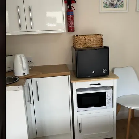 Stepping Stone Apartment *