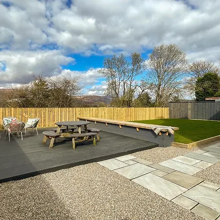 Stylish, With Open-plan Living Holiday home Fort William