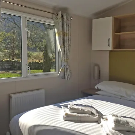 Glen Nevis Holidays 4*