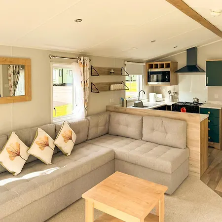 Glen Nevis Holidays 4*