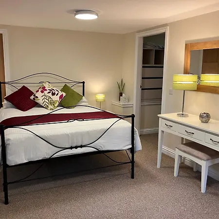 Acorn & Little Oaks Holiday home
