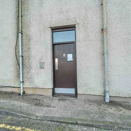 Prime Location In High Street