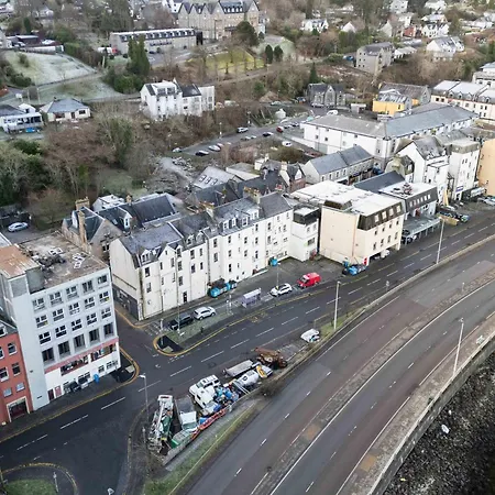 Prime Location In High Street Hostel