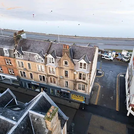 Hostel Prime Location In High Street