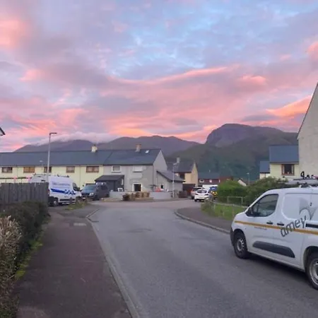 Raines House, With Ben Nevis Views Holiday home