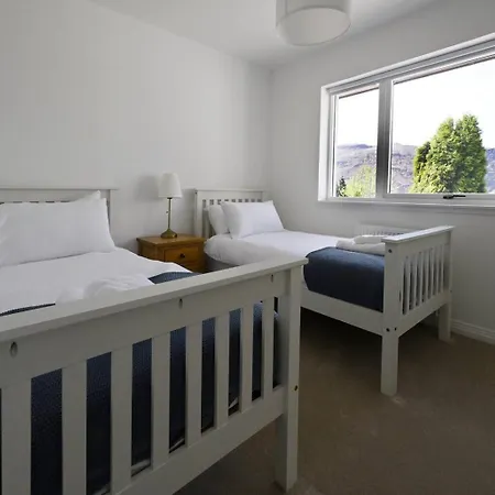 Heathercroft House-Modern 3 Bed House With Stunning Views Apartment *