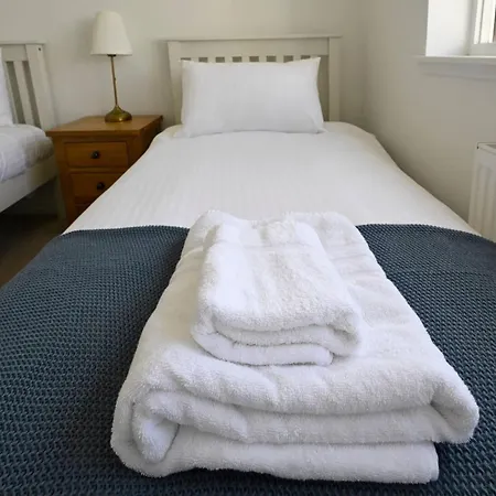 Apartment Heathercroft House-Modern 3 Bed House With Stunning Views