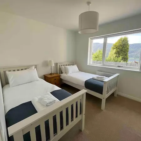 Heathercroft House-Modern 3 Bed House With Stunning Views Apartment