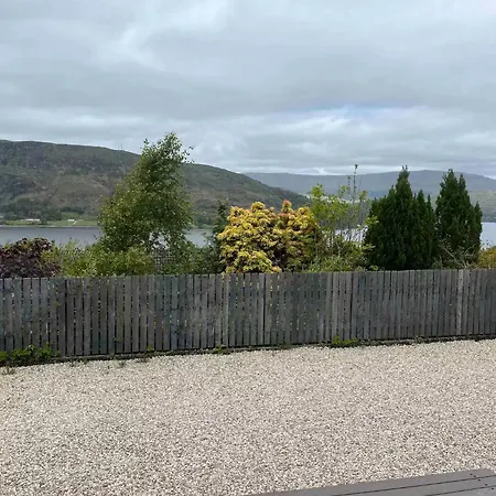Apartment Heathercroft House-Modern 3 Bed House With Stunning Views *