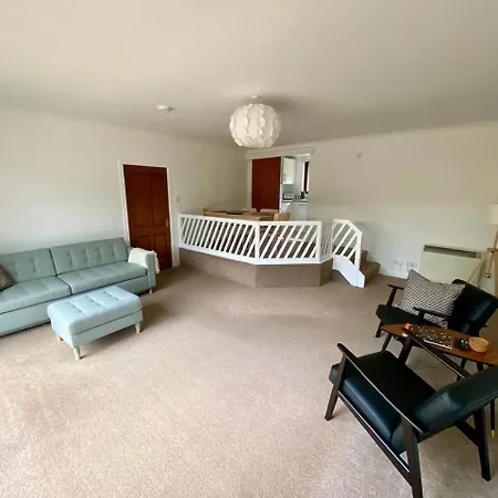 Apartment Heathercroft Apartment-quiet, 2 Bed *