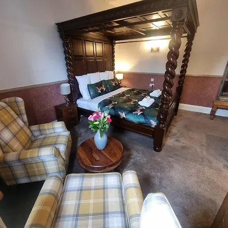 Roy Bridge Hotel
