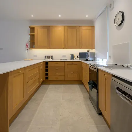 Apartment Heathercroft Apartment-quiet, 2 Bed