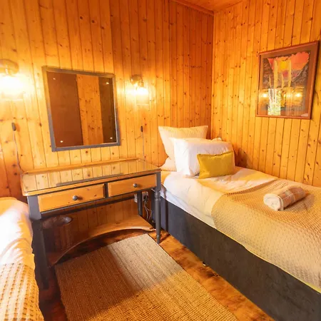 Lodge Kingswood