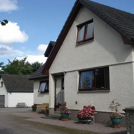 Bed & Breakfast Thistle 3*