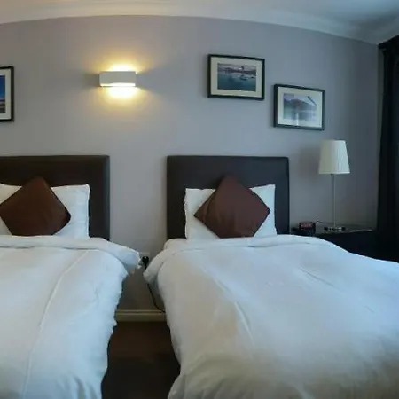 Maclean Fort William