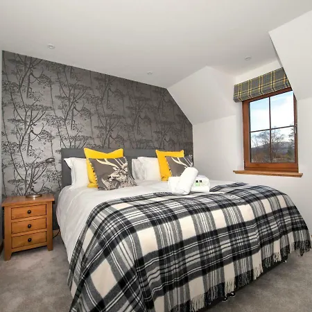 Tower Ridge Courtyard Apartment