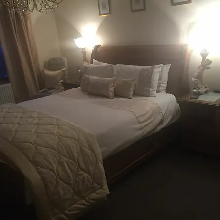 Westcourt Hotel 3*