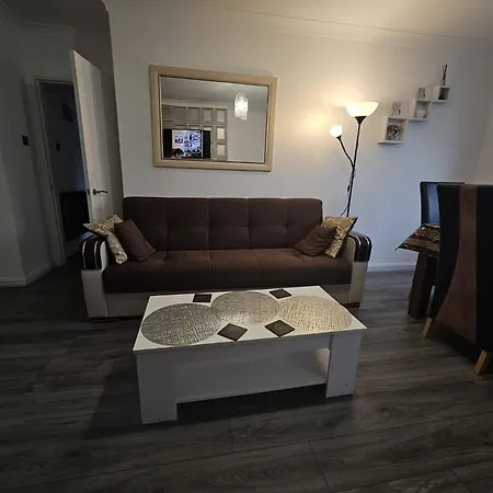 Regina Apartment *