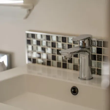 Self Cateringone Bedroom