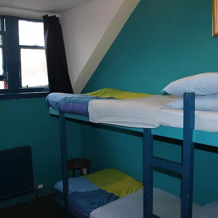 William Backpackers Hostel *